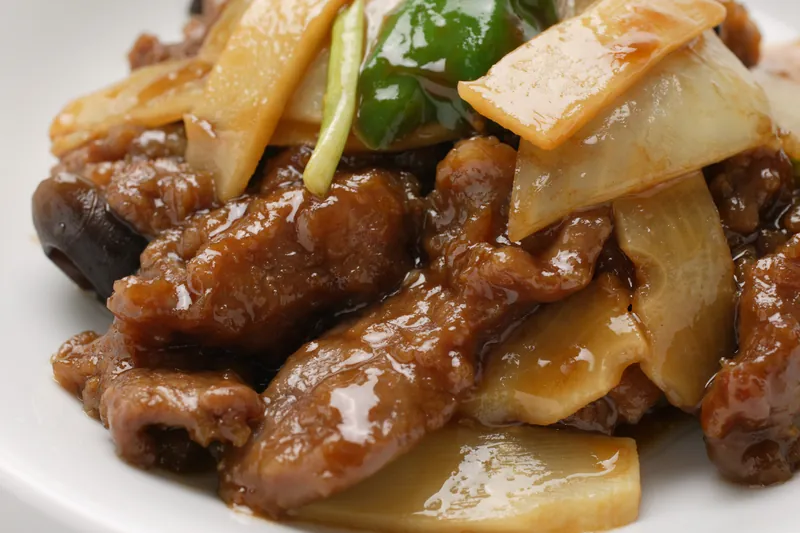 海老専家の牛肉とたけのこの炒め物